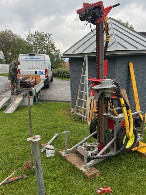 Bohrung in eine Quelle für die Gartenbewässerung